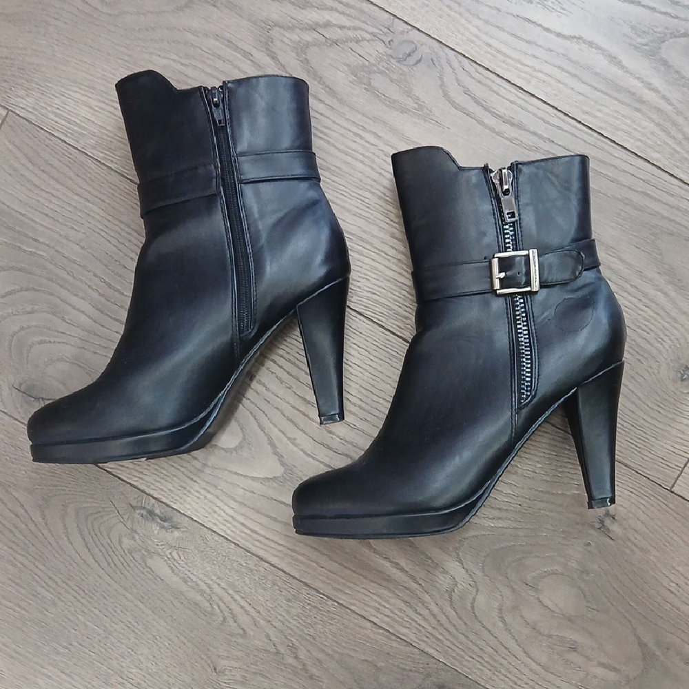 Milwaukee Performance, Black Ankle Boots, Size 9